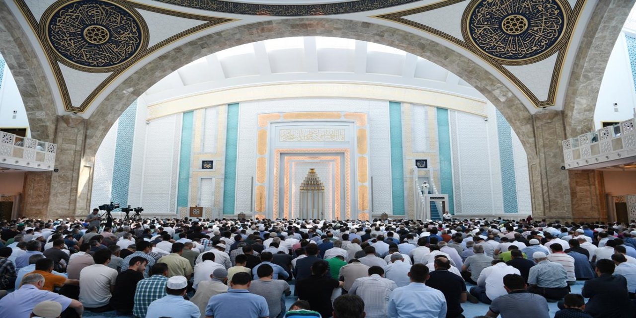 Cuma hutbesi: Erdemli bir toplumun inşası