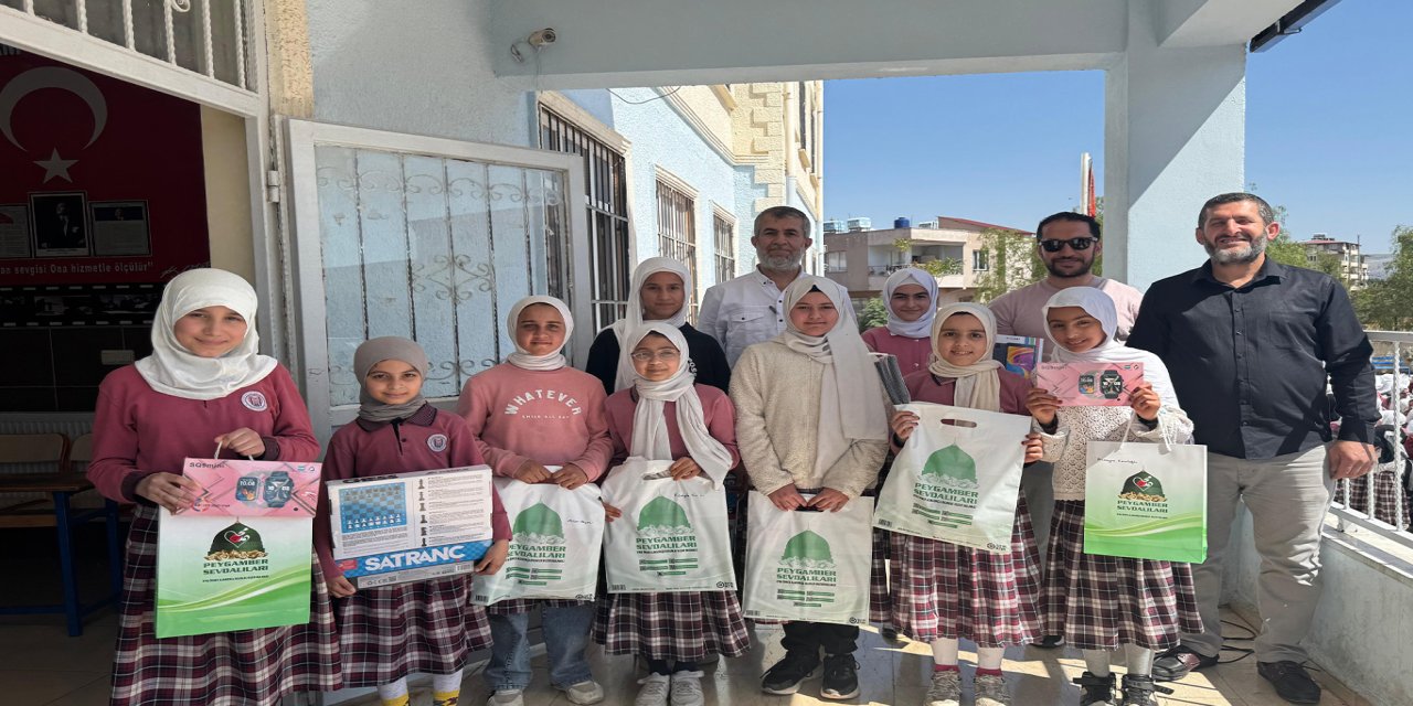 Hatay'da Siyer Yarışması'nda dereceye giren öğrenciler ödüllendirildi