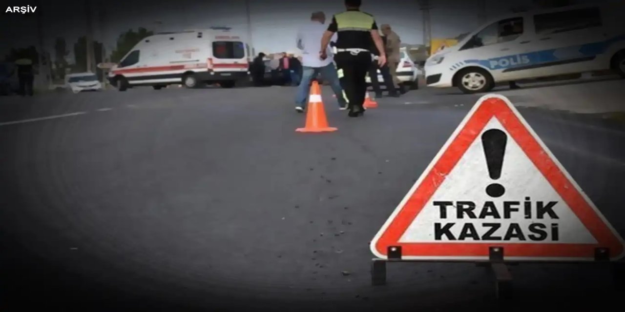 Ticari araç ile otomobil çarpıştı: 5 yaralı