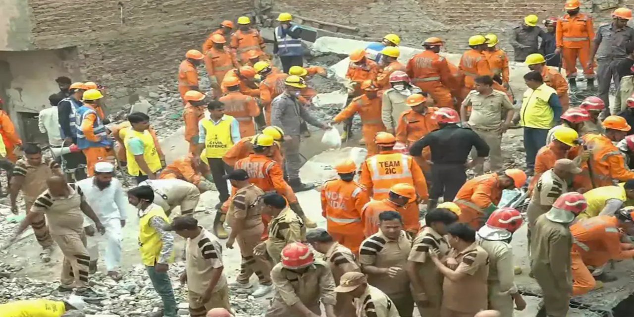 Hindistan'da 4 katlı bina çöktü: 4 ölü