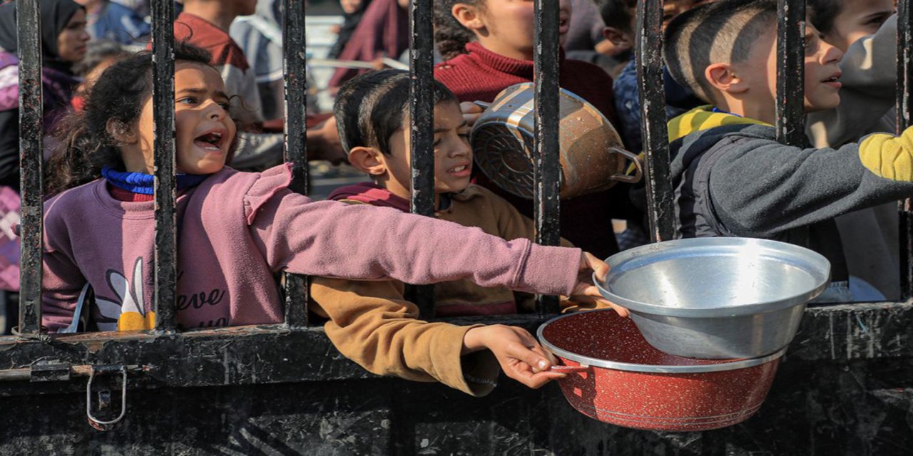 UNRWA: Gazze'deki halk açlığa maruz bırakılıyor