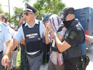 Yunanistan'daki hainlere ilk ceza verildi