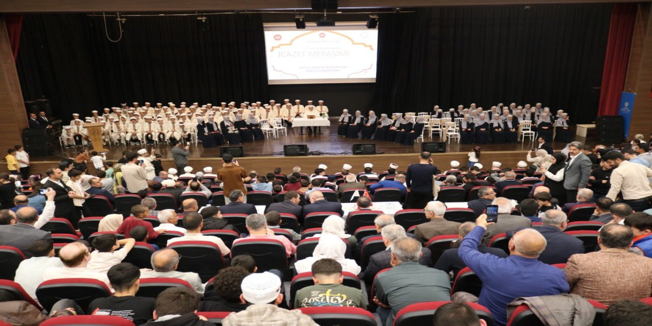 Mardin’de 128 öğrenci hafızlık icazetini aldı
