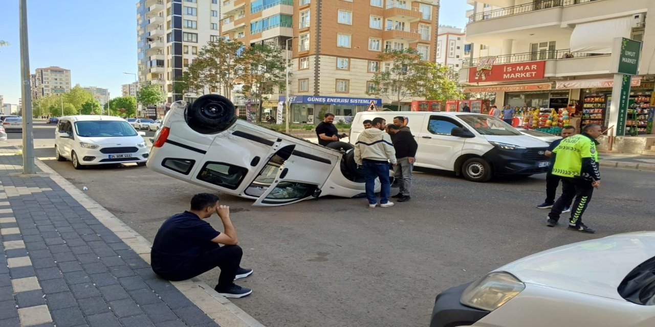 Diyarbakır'da trafik kazası: 2 yaralı