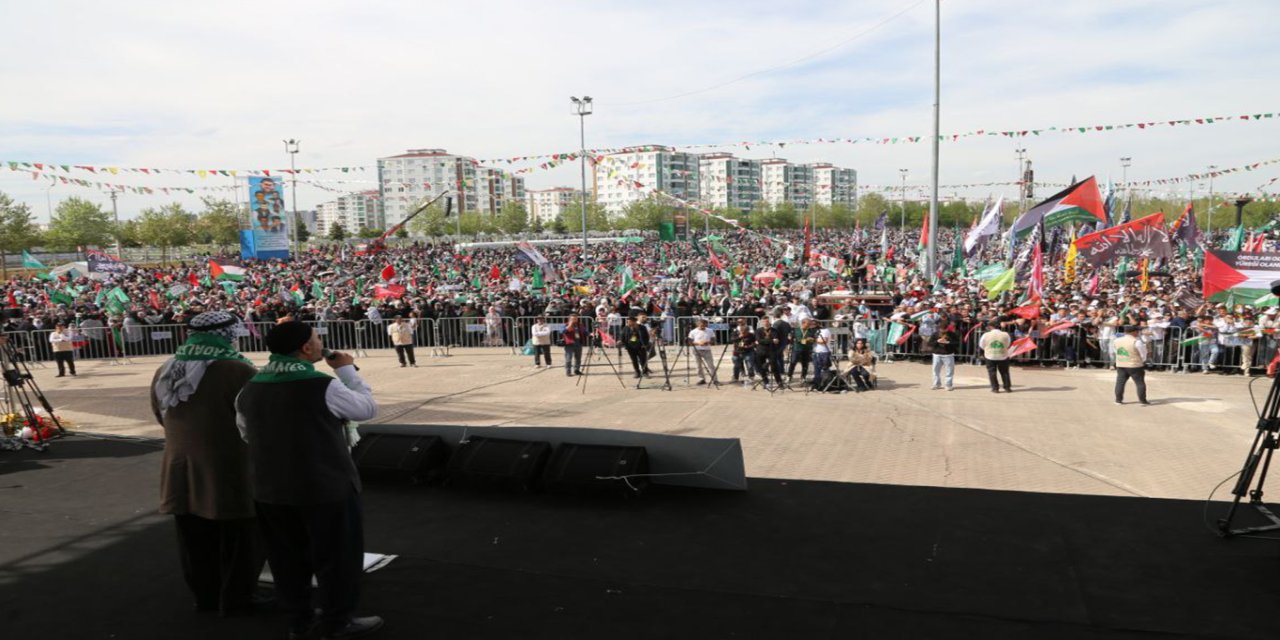 "Bu büyük topluluk ümmetin birleşmesi ve vahdetinin bir çekirdeğidir"