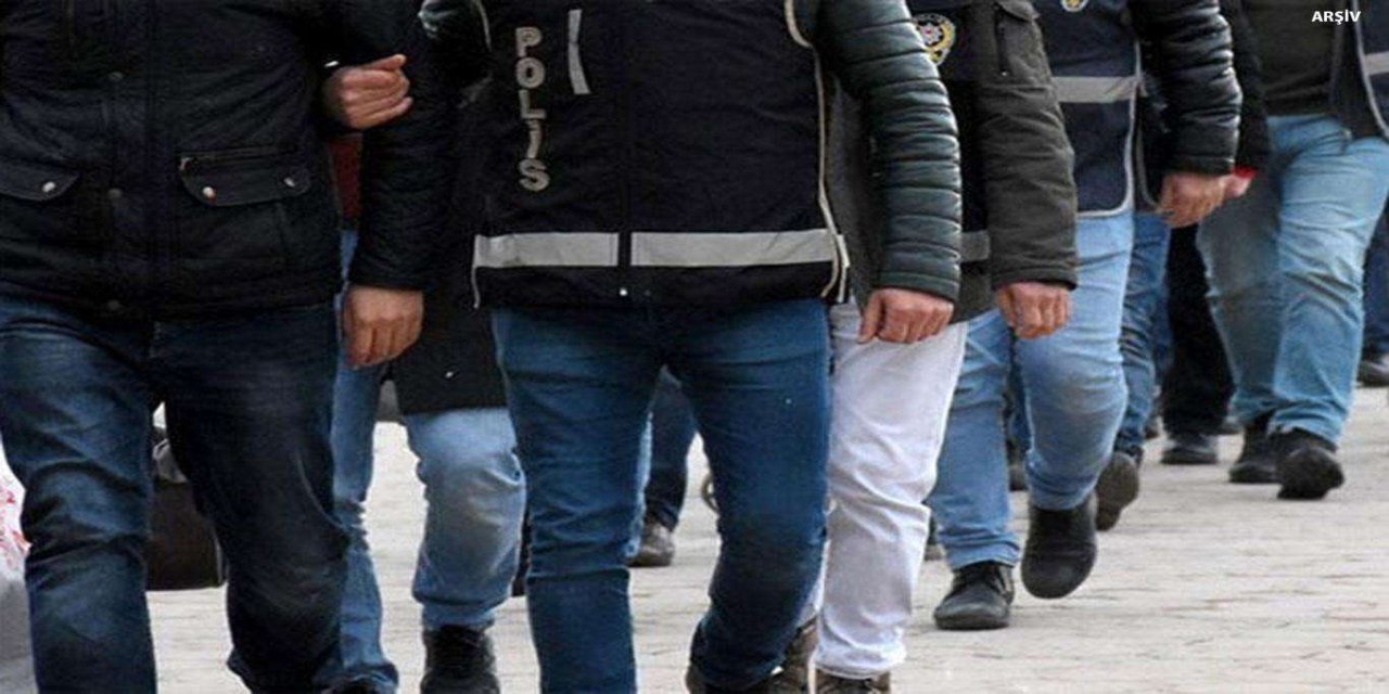 İzmir'de FETÖ operasyonu kapsamında eş zamanlı baskın
