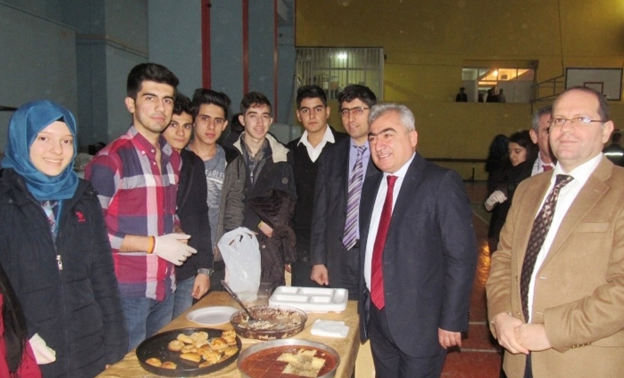 Yetim öğrenciler için kermes düzenlendi