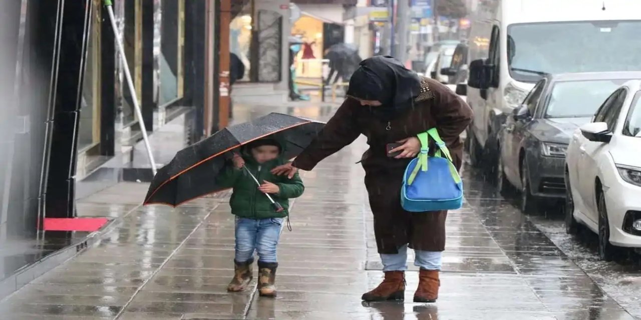 Adana, Osmaniye ve Hakkâri için sağanak uyarısı