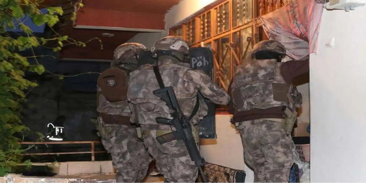 İzmir'de DAİŞ operasyonu: 13 gözaltı