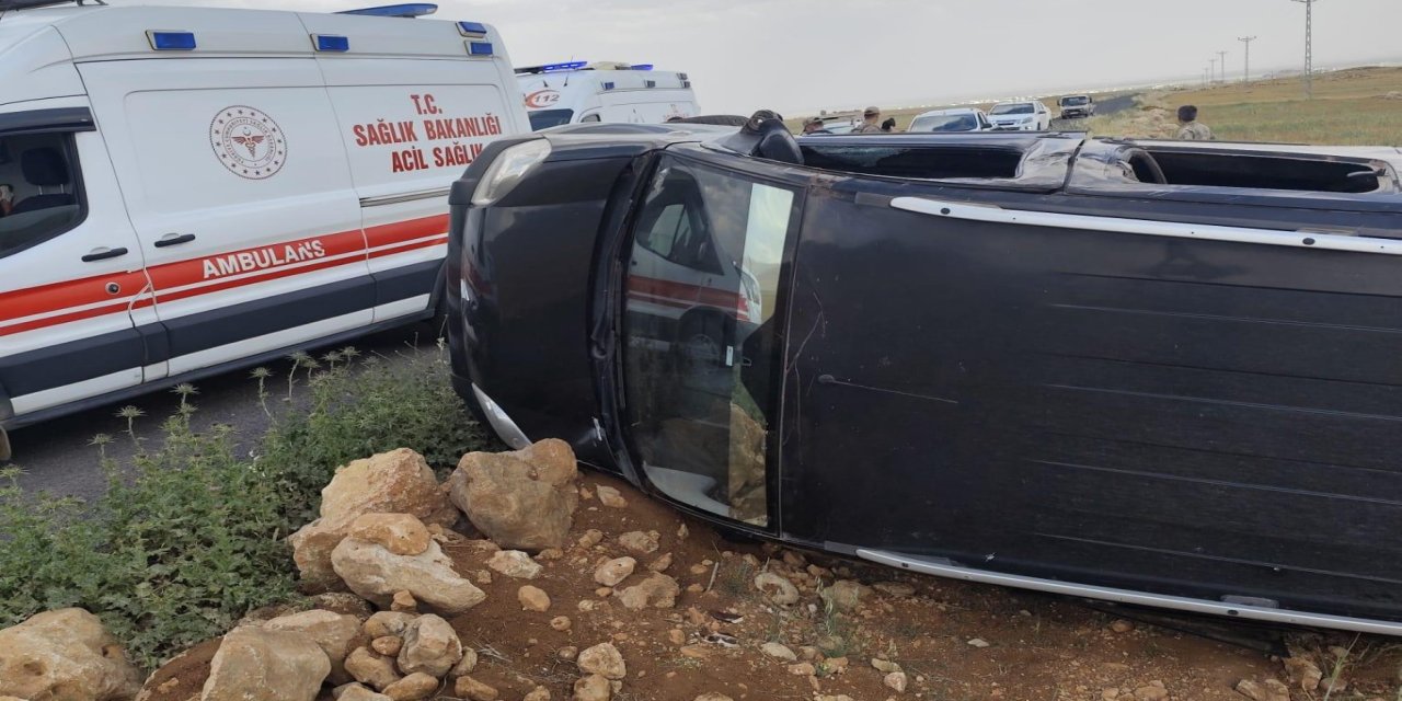 Takla atan hafif ticari araçta 4 kişi yaralandı
