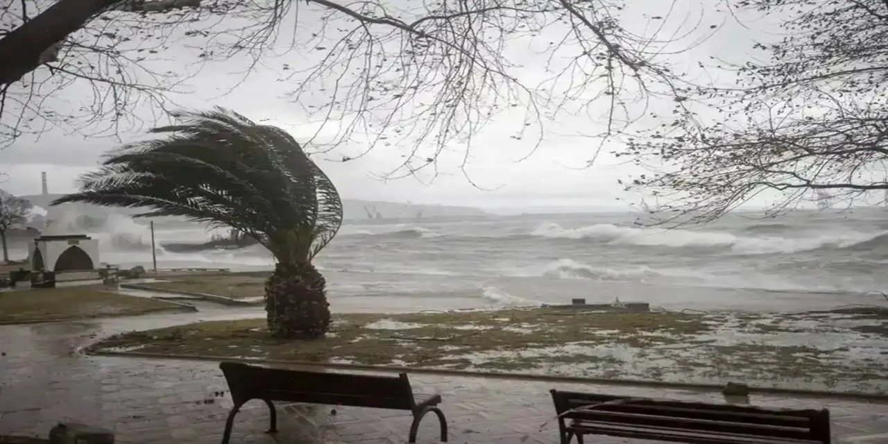 Kuzey Ege'de fırtına uyarısı