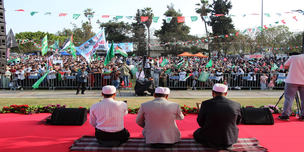 Adana'daki Mevlid-i Nebi etkinliği coşkuyla başladı