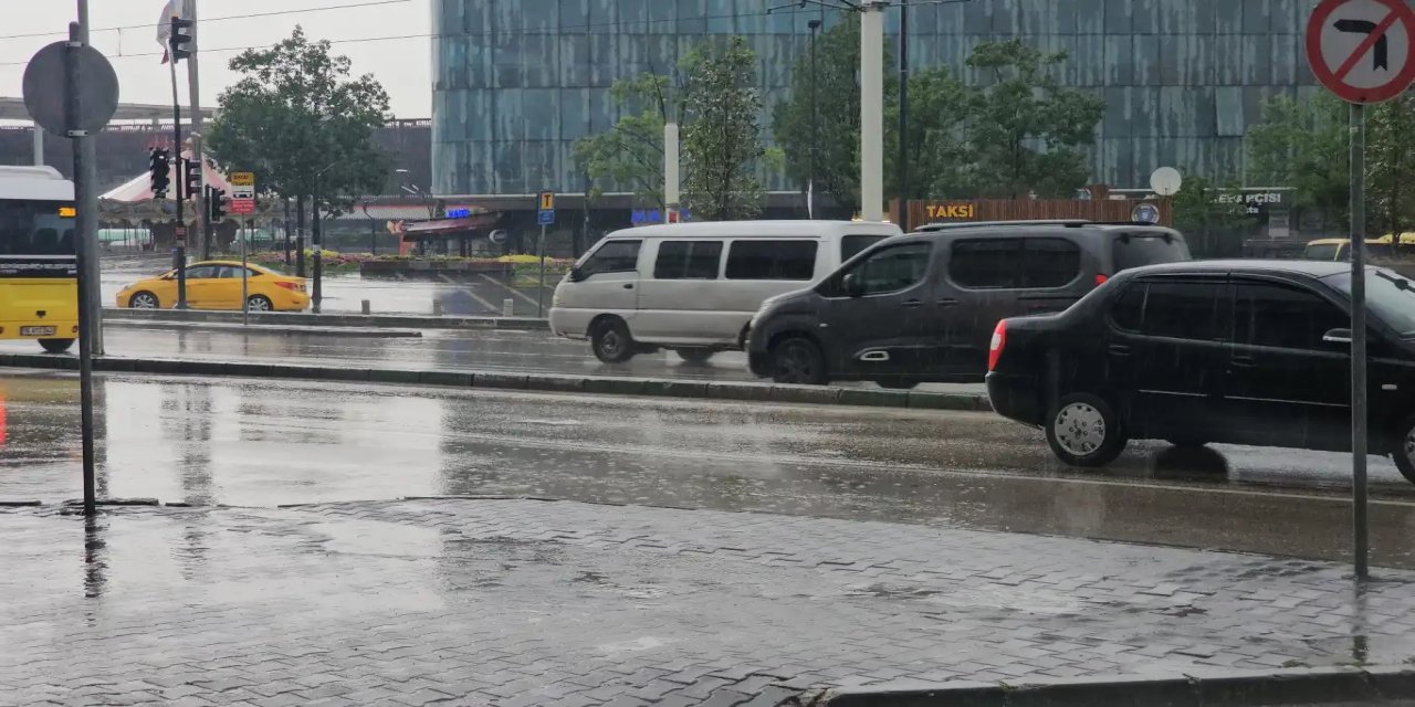 Meteorolojiden kuvvetli yağış uyarısı