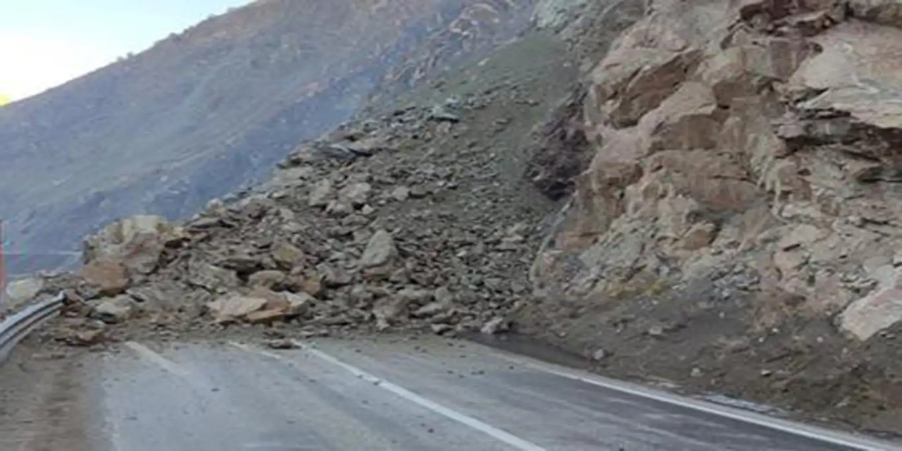 Artvin-Ardahan yolu yeniden ulaşıma kapandı