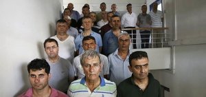 Alçak FETÖ'cü darbeciler dolara yatırım yapmış, eşlerinden boşanmış