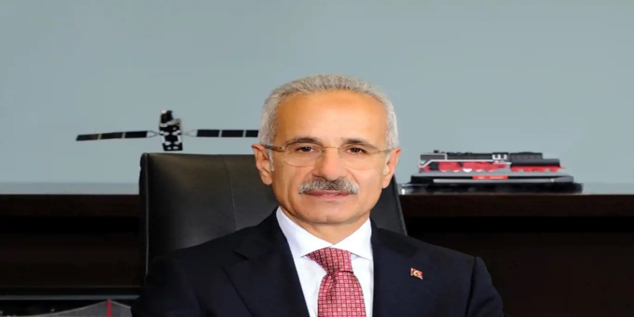 Bakan Uraloğlu: Çocuklarımızı dijital dünyanın risklerinden koruyacağız