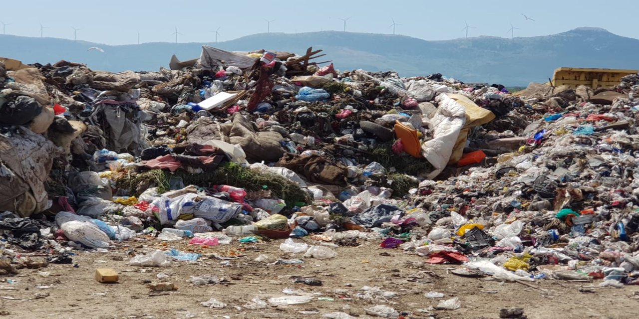CHP'li İzmir Büyükşehir Belediyesine 3,7 milyon lira "vahşi depolama" cezası