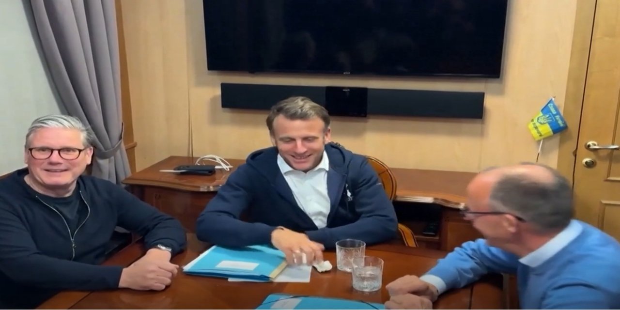 Fransa lideri Macron'un masasındaki beyaz nesnede uyuşturucu olduğu iddiaları