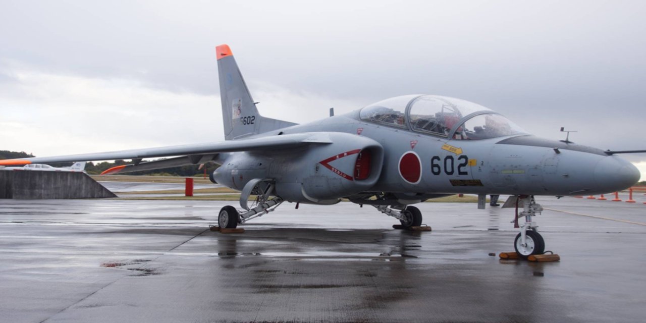 Japonya'da askeri uçak düştü