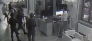 TRT'de korsan bildiri okutan darbeci hain yarbay tutuklandı!