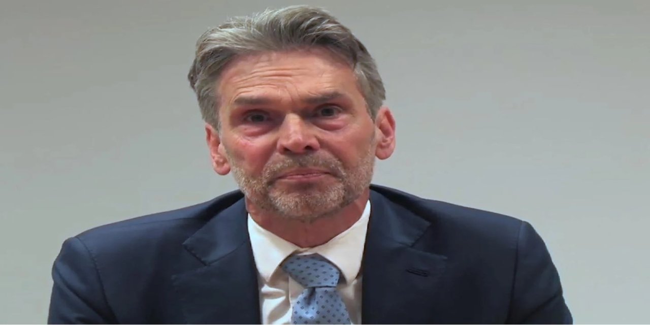 Hollanda Başbakanı istifa etti