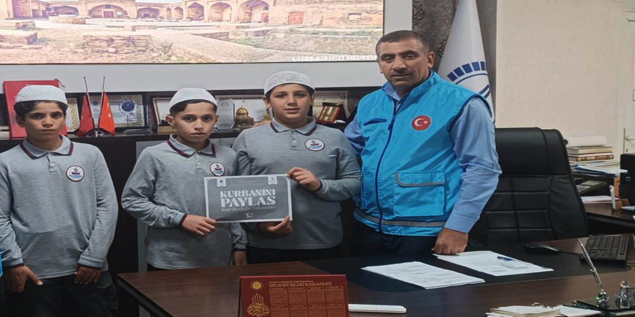 Cizre’deki hafızlık öğrencilerinden anlamlı kurban bağışı