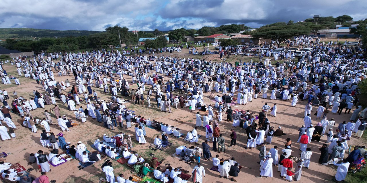Kenya'da kurban sevinci: Yardım kuruluşları ihtiyaç sahiplerinin yanında
