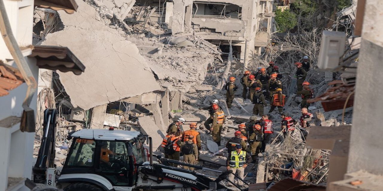 İran, işgal rejimine yeni füze dalgası başlattı