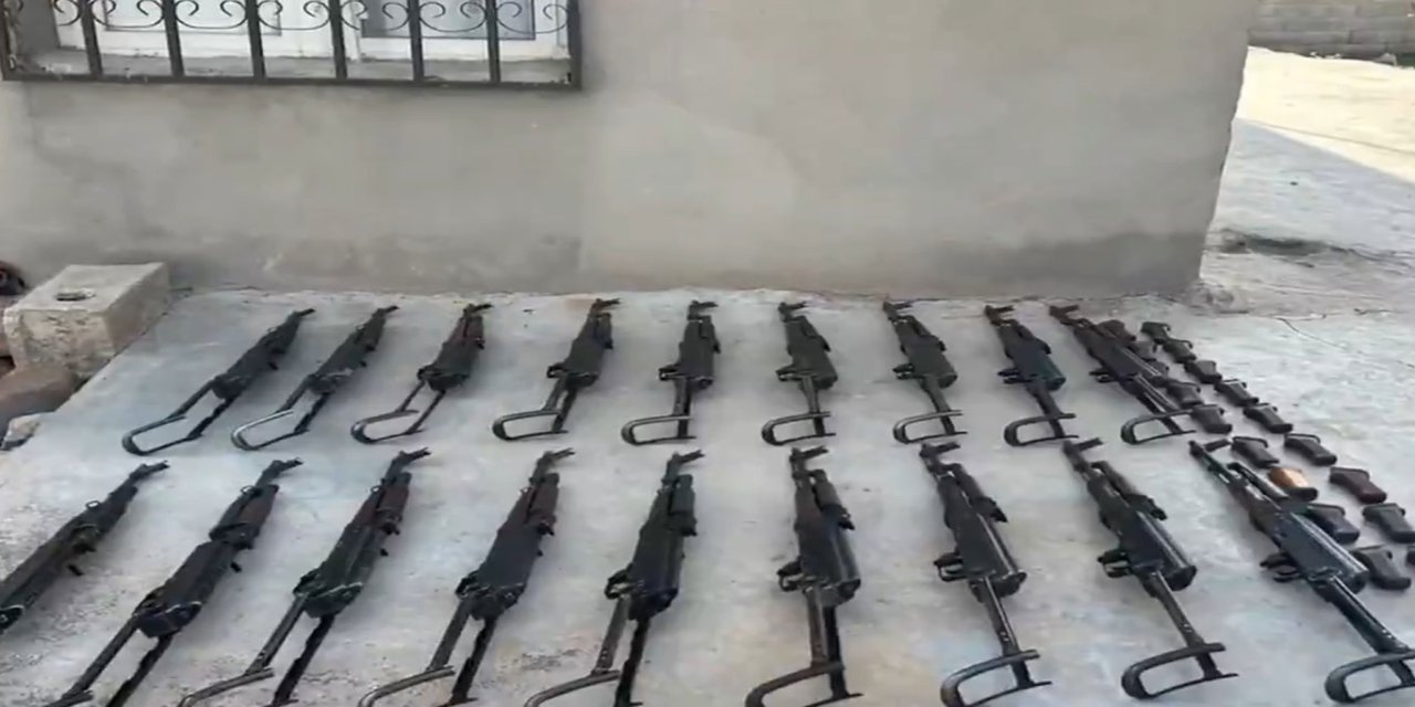 Şanlıurfa’da silah kaçakçılarına operasyon: 18 Kalaşnikof ele geçirildi