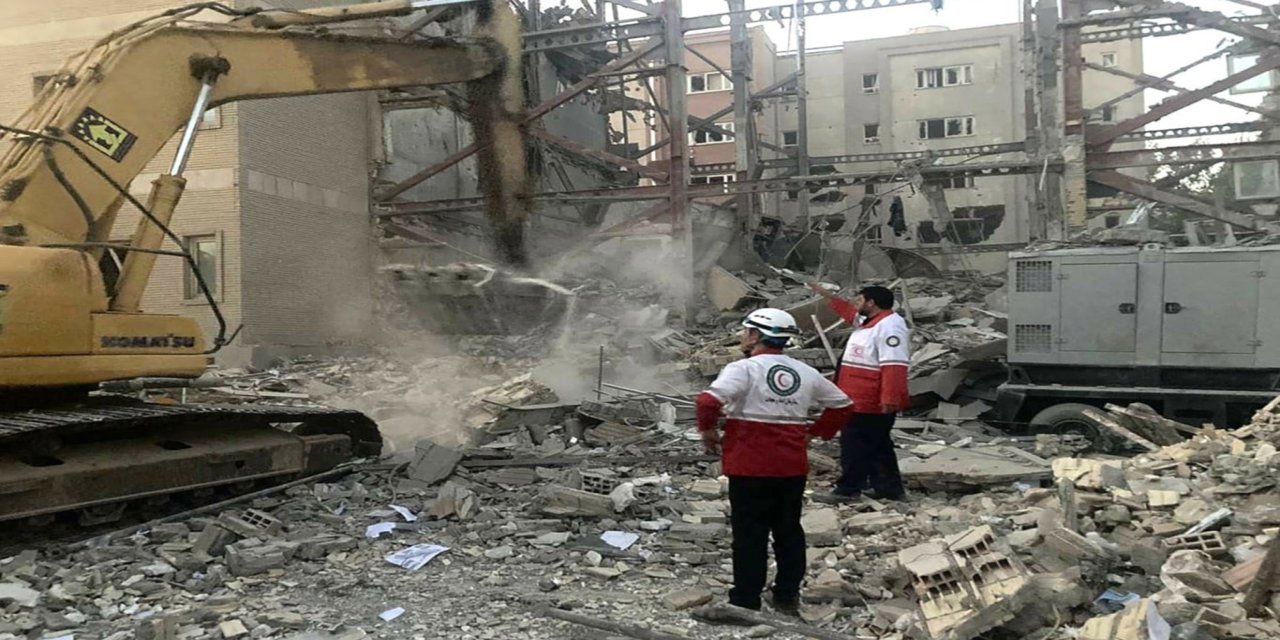 İran: Siyonist saldırılar devam ediyor, 430 kişi şehit oldu, 3 bin 500'den fazla sivil yaralandı