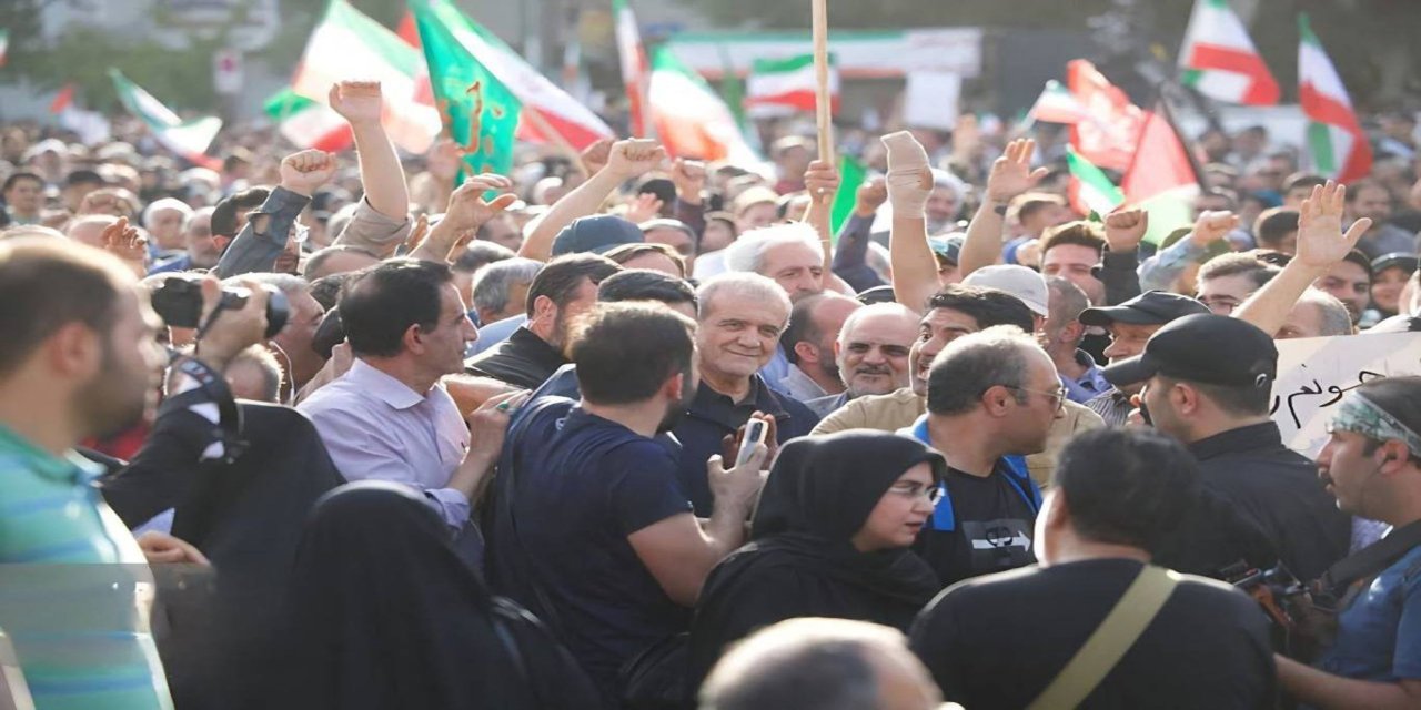 Pezeşkiyan'ın katılımıyla ABD ve işgalin saldırıları Tahran'da protesto edildi