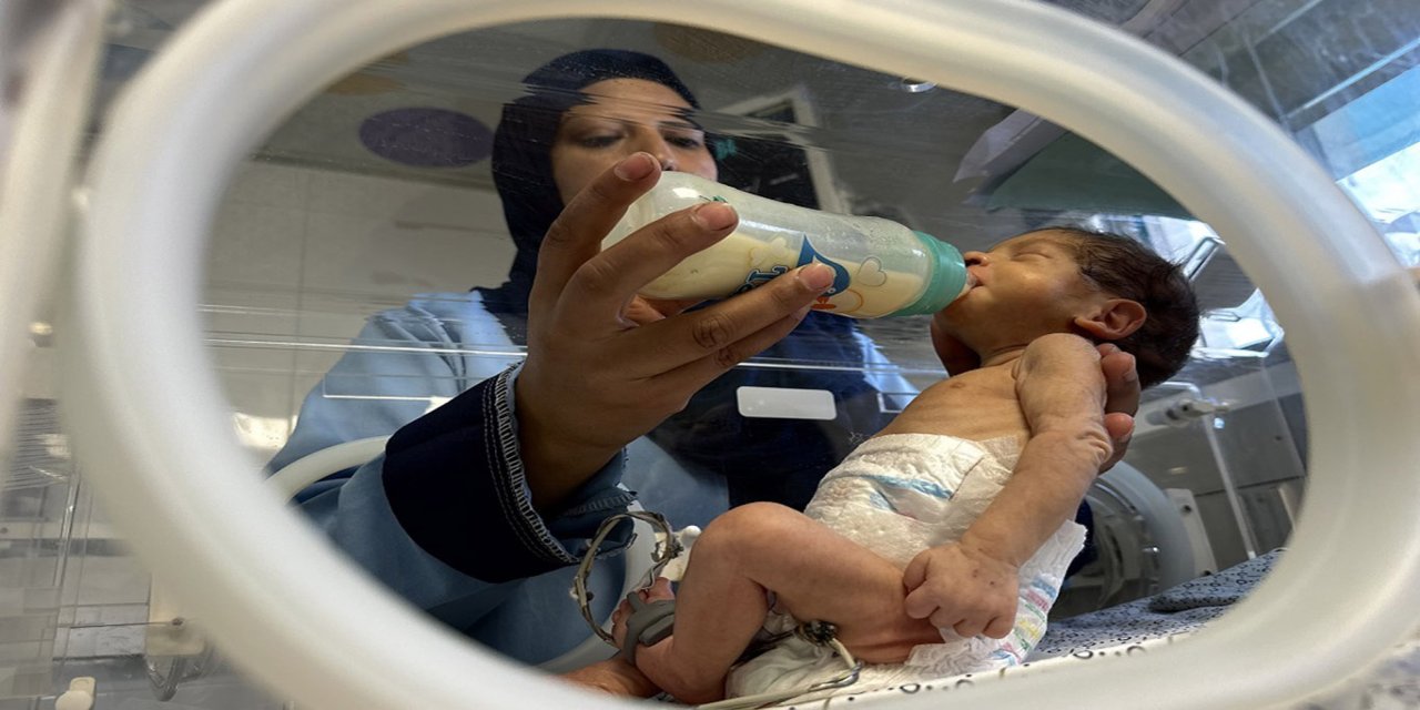 Gazze'de açlıktan iki bebek daha hayatını kaybetti