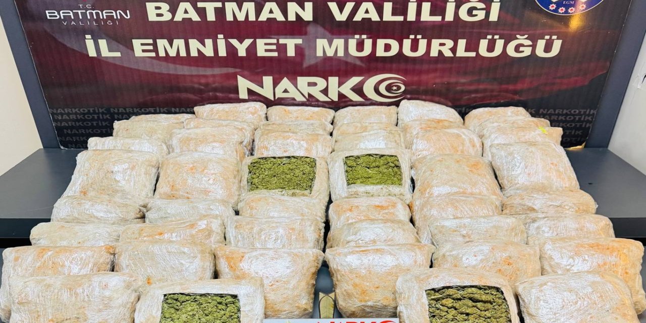 Batman'da uyuşturucu operasyonu: Tırda 27 kilogram skunk ele geçirildi