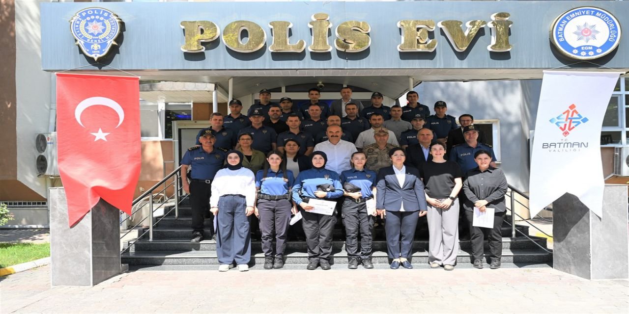 Vali Canalp, emniyet personelini ödüllendirdi