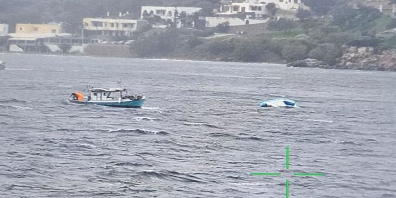 Ege'de göçmen teknesi kayalıklara çarptı: 1 ölü