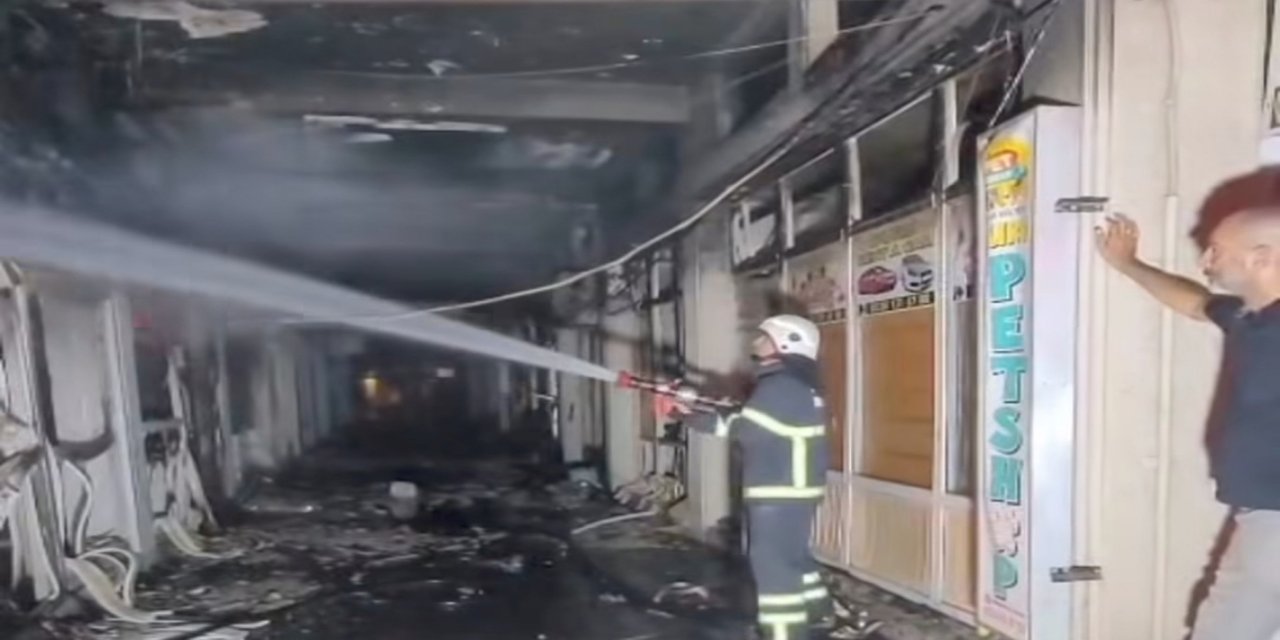 Adana'da çıkan yangında 5 iş yeri zarar gördü