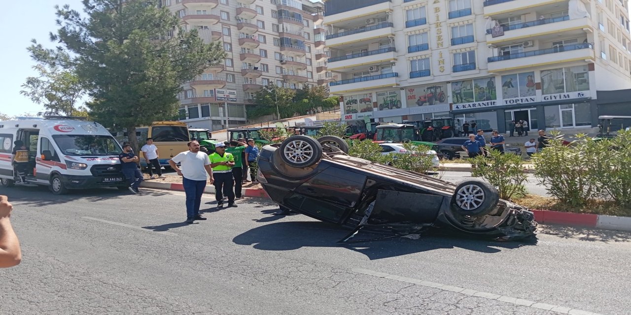 Otomobil bariyere çarpıp takla attı: 1 yaralı