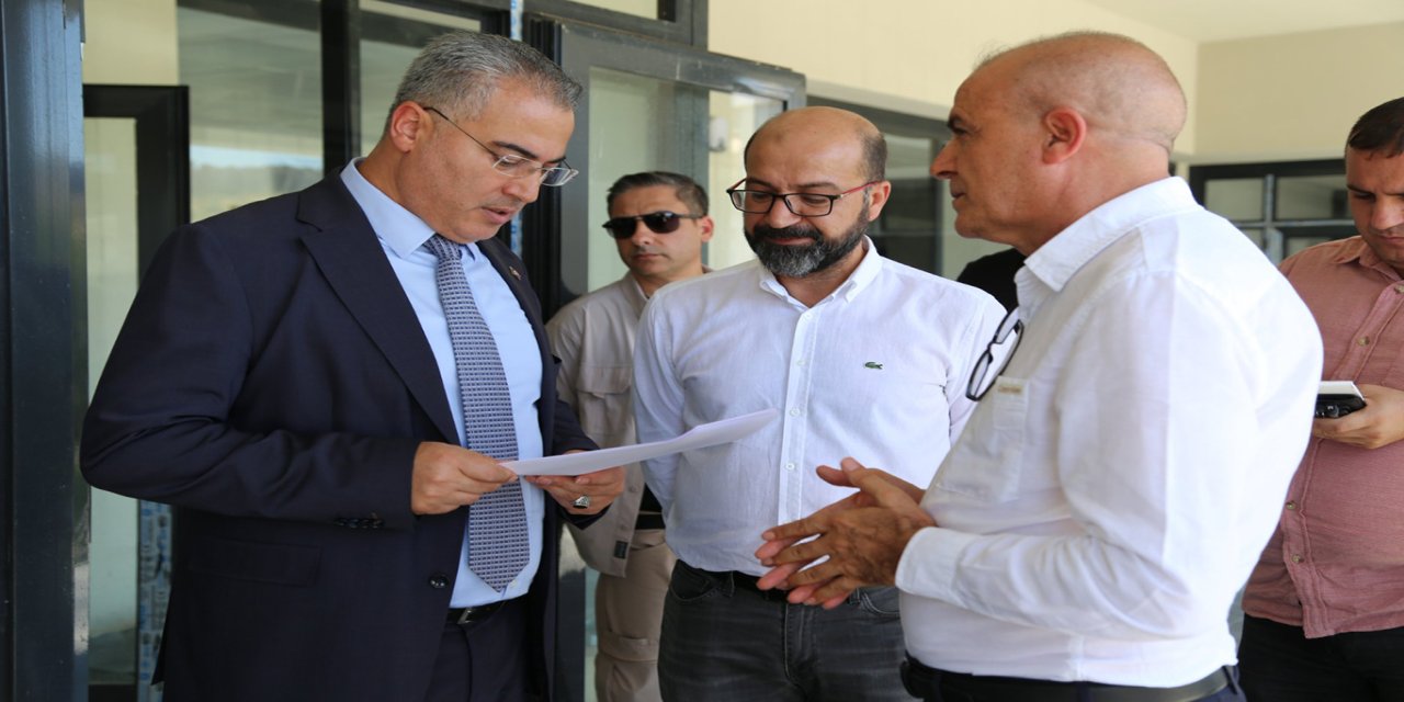 Çermik'te yapımı tamamlanan sağlık kompleksi açılışa gün sayıyor