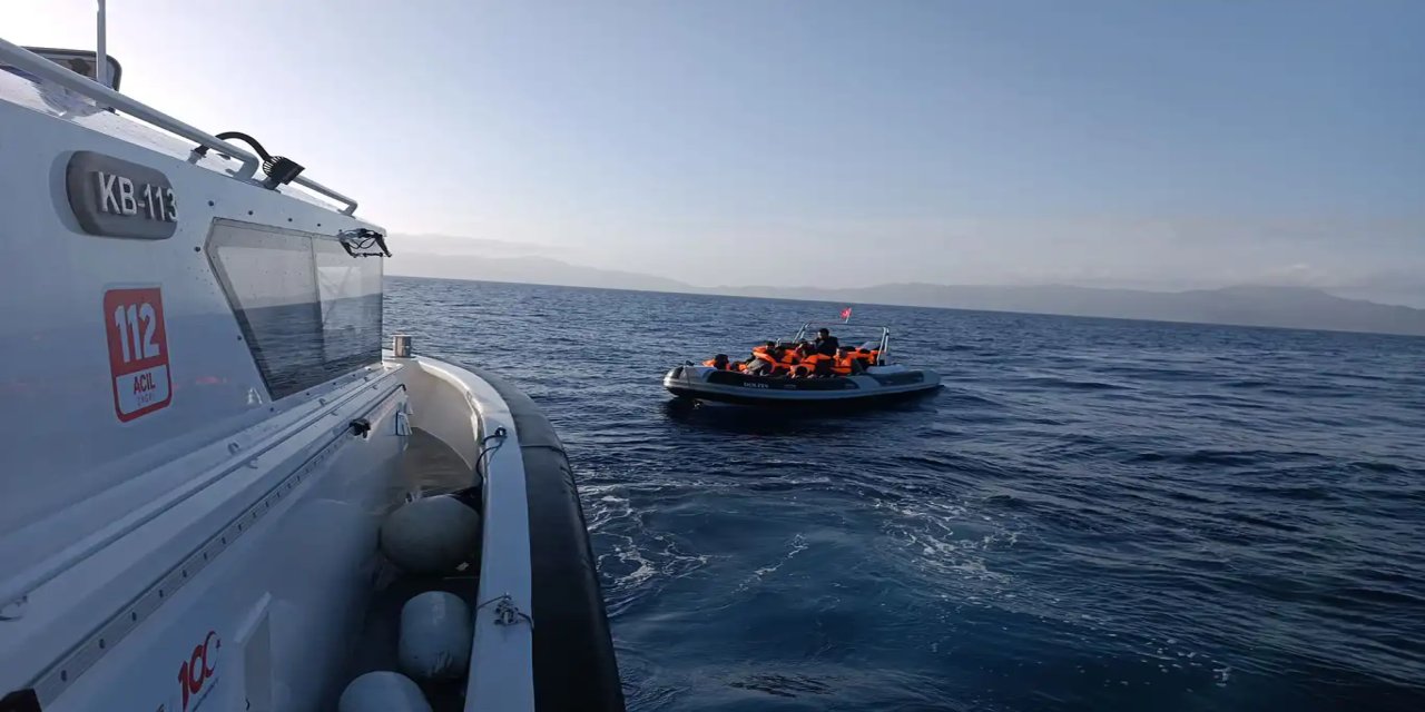 İzmir açıklarında 115 düzensiz göçmen yakalandı