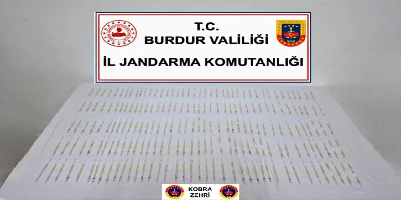 Burdur'da 201 tüp kobra zehri ele geçirildi: 5 gözaltı