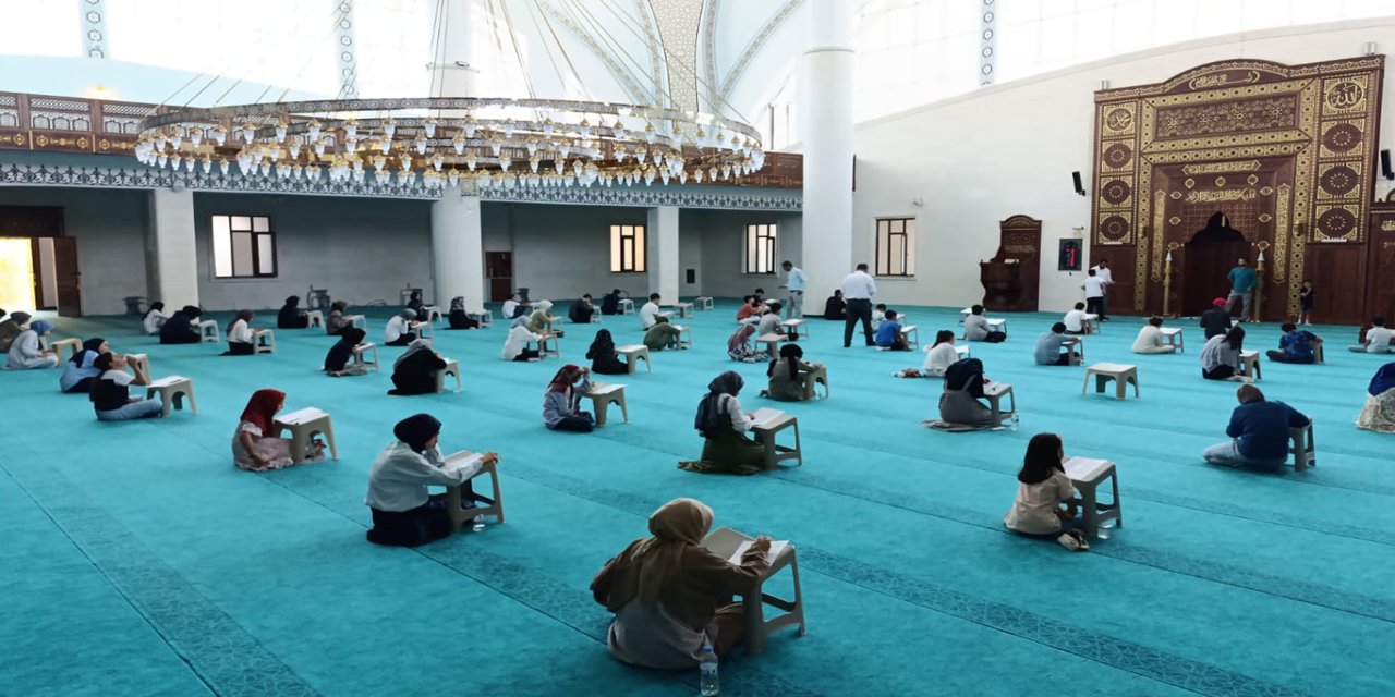 Bingöl İl Müftülüğü yaz Kur’an kursu öğrencilerine yönelik ödüllü bilgi yarışması