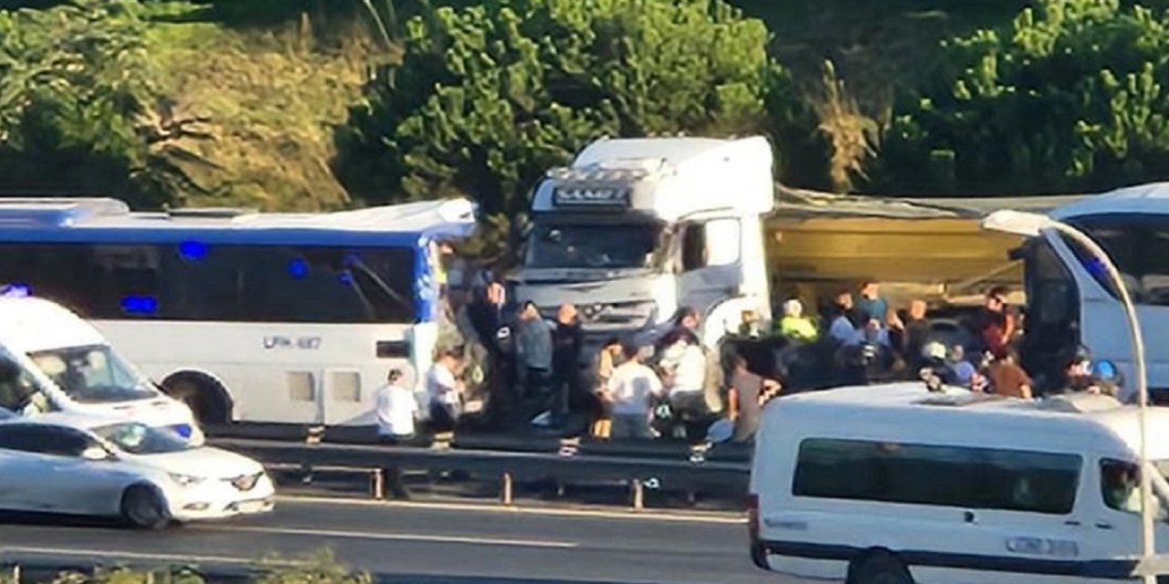 TEM Otoyolu'nda zincirleme kaza: 1 ölü, 9 yaralı