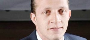 Hürriyet'in FETÖ'cü muhabiri Arda Akın firarda