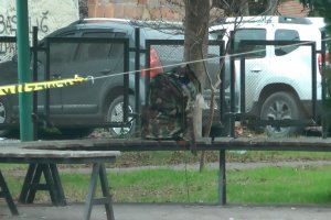 Bank üzerindeki sırt çantası paniğe neden oldu