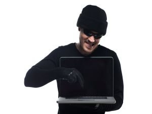 Fotoğrafınızı çeken bir hacker olabilir