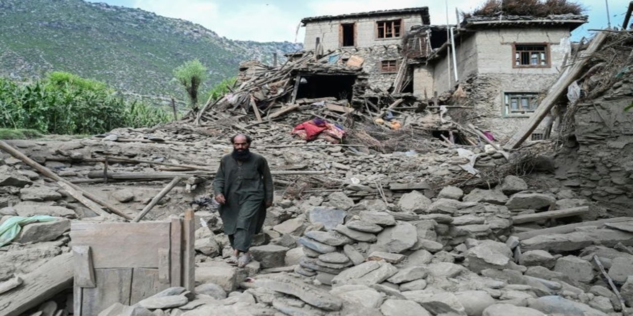 Afganistan'da 5,2 büyüklüğünde deprem meydana geldi