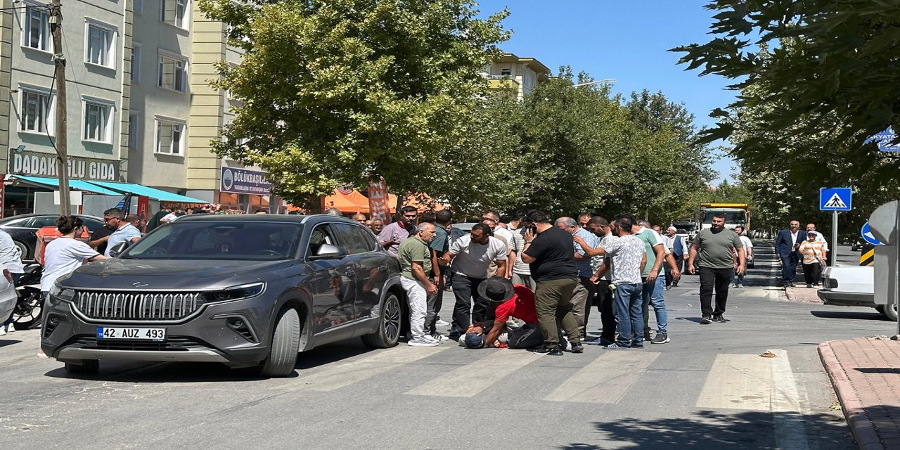 Hafif ticari araç ile motosiklet çarpıştı: 1 yaralı