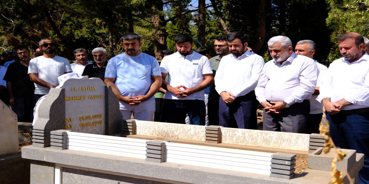 HAKSİAD’dan Mehmet Yavuz’un kabrine ziyaret