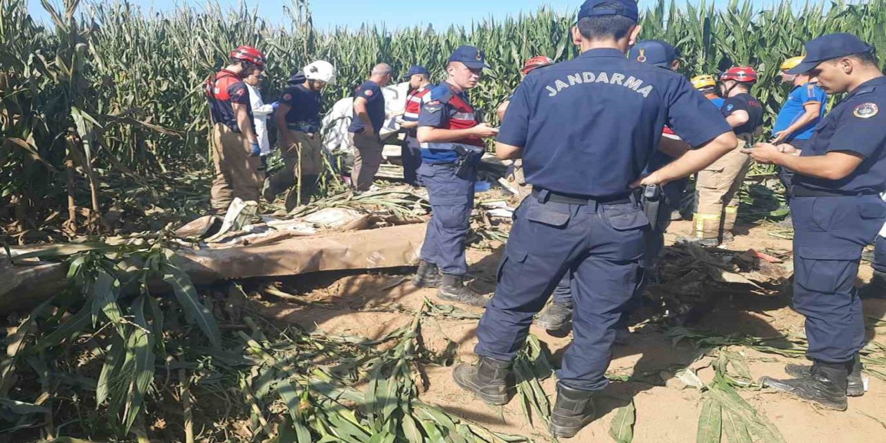 İzmir'de eğitim uçağı düştü: Pilot hayatını kaybetti