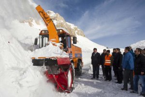 Bakan Yardımcısı, Kara yolu çalışmasını yerinde inceledi